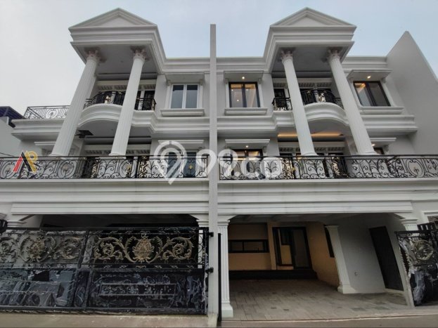 Rumah Nyaman LB 270m² Lokasi Tenang di Pasar Minggu, Jakarta Selatan Rumah Nyaman LB 270m² Lokasi Tenang di Pasar Minggu, Jakarta Selatan