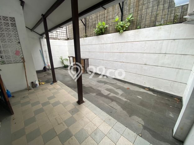 Rumah Strategis Minimalis Lb 159m2 di Cinere, Depok Rumah Strategis Minimalis Lb 159m2 di Cinere, Depok