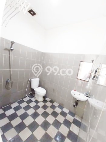 For Sale Rumah 5 Kamar Lokasi Strategis Nyaman dan Strategis di Ciputat Timur For Sale Rumah 5 Kamar Lokasi Strategis Nyaman dan Strategis di Ciputat Timur