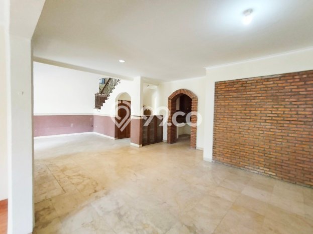 Hunian Mewah Dijual LT 298m2 di Cinere, Depok Hunian Mewah Dijual LT 298m2 di Cinere, Depok