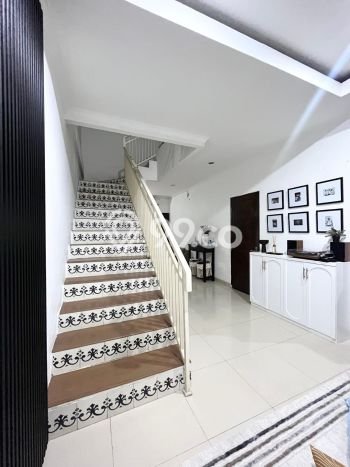Rumah Elit Modern Siap Huni di Pejaten Jakarta Selatan Rumah Elit Modern Siap Huni di Pejaten Jakarta Selatan