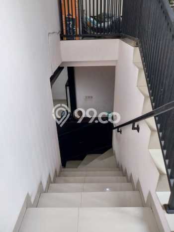 For Sale Rumah 5 Kamar Lokasi Strategis Nyaman dan Strategis di Ciputat Timur For Sale Rumah 5 Kamar Lokasi Strategis Nyaman dan Strategis di Ciputat Timur