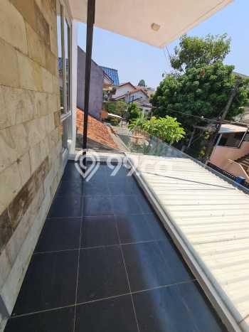 Dijual Cepat Rumah Bagus Siap Huni LB 150m2 di Cinere, Depok Dijual Cepat Rumah Bagus Siap Huni LB 150m2 di Cinere, Depok