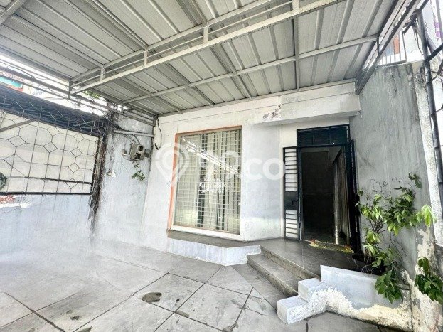 Ruko disewakan lokasi strategis Cinere Depok 215m2 Ruko disewakan lokasi strategis Cinere Depok 215m2