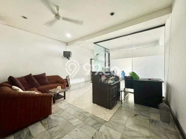 Ruko disewakan lokasi strategis Cinere Depok 215m2 Ruko disewakan lokasi strategis Cinere Depok 215m2