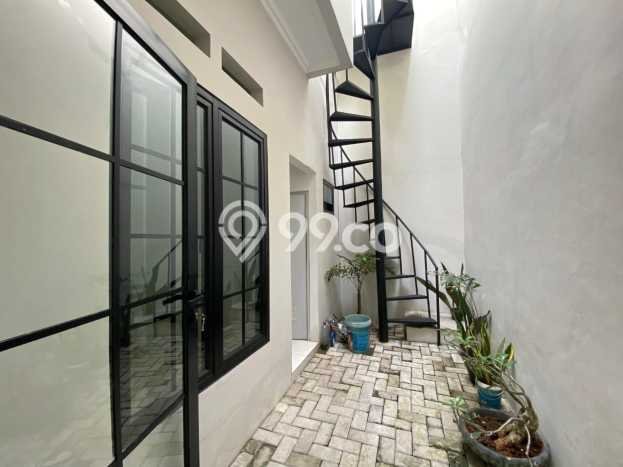 Rumah Strategis Modern Lb 135m2 di Cinere, Depok Rumah Strategis Modern Lb 135m2 di Cinere, Depok