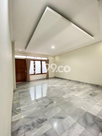 Disewakan Hunian Konsep Modern di Cinere Depok dengan 4 Kamar Disewakan Hunian Konsep Modern di Cinere Depok dengan 4 Kamar