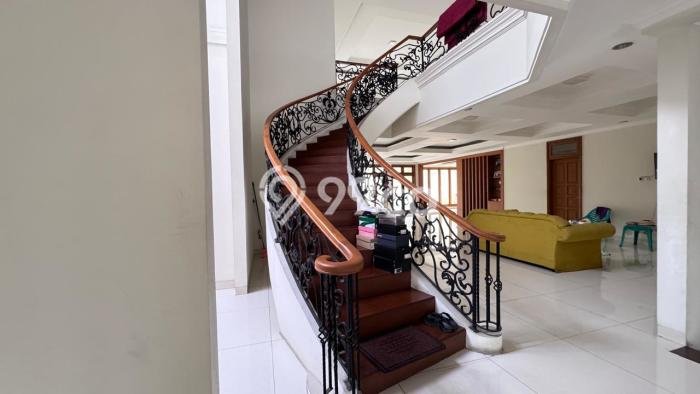 Hunian Elit LB 353m2 Siap Huni Desain Elegan di Gandaria, Jakarta Selatan Hunian Elit LB 353m2 Siap Huni Desain Elegan di Gandaria, Jakarta Selatan