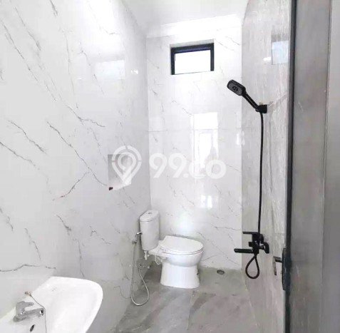 Rumah Modern Cantik 4 KT Bisa Langsung Pindah di BSD Rumah Modern Cantik 4 KT Bisa Langsung Pindah di BSD