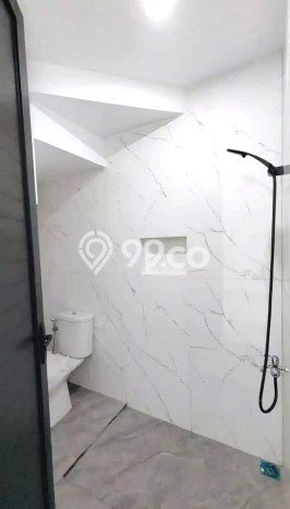 Rumah Modern Cantik 4 KT Bisa Langsung Pindah di BSD Rumah Modern Cantik 4 KT Bisa Langsung Pindah di BSD
