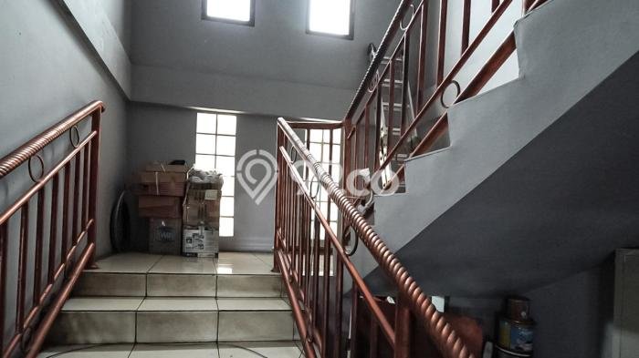 Untuk Dijual Komersial di Pamulang Tangerang Selatan LT 1105m2 / LB 850m2 Untuk Dijual Komersial di Pamulang Tangerang Selatan LT 1105m2 / LB 850m2