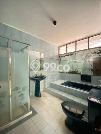 Rumah Mewah Siap Huni LT 432m2 di Cinere, Depok Rumah Mewah Siap Huni LT 432m2 di Cinere, Depok