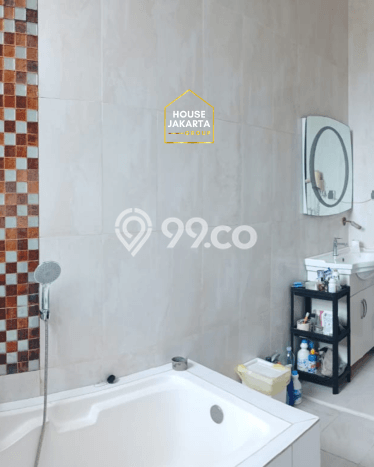 Rumah Mewah Siap Huni LT 220m2 di Limo, Depok Rumah Mewah Siap Huni LT 220m2 di Limo, Depok