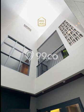 Dijual Rumah Luas Elegan Dengan View Eksklusif di Pondok Indah, Jakarta Selatan Dijual Rumah Luas Elegan Dengan View Eksklusif di Pondok Indah, Jakarta Selatan