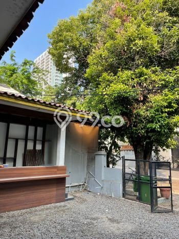 Lokasi strategis! Rumah siap pakai dikontrakkan di Kebayoran Baru LB 141m2 Lokasi strategis! Rumah siap pakai dikontrakkan di Kebayoran Baru LB 141m2