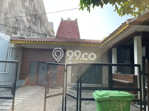 Lokasi strategis! Rumah siap pakai dikontrakkan di Kebayoran Baru LB 141m2 Lokasi strategis! Rumah siap pakai dikontrakkan di Kebayoran Baru LB 141m2