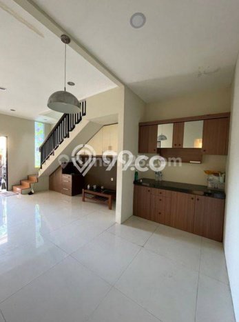 Disewakan! Rumah 3 Kamar Tidur &
2 Kamar Mandi di Bintaro, Tangerang Selatan Disewakan! Rumah 3 Kamar Tidur &
2 Kamar Mandi di Bintaro, Tangerang Selatan