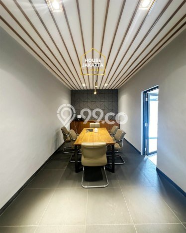LOKASI STRATEGIS! Komersial Kawasan Menteng, Luas 215m², Keramaian Tinggi LOKASI STRATEGIS! Komersial Kawasan Menteng, Luas 215m², Keramaian Tinggi