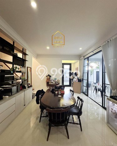Hunian Elit LB 280m2 Siap Pakai Desain Elegan di Kemang, Jakarta Selatan Hunian Elit LB 280m2 Siap Pakai Desain Elegan di Kemang, Jakarta Selatan