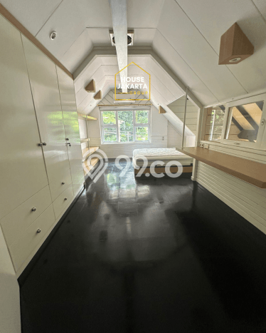 Disewakan Rumah Nyaman LT 412m2 / LB 450m2 di Pondok Indah, Jakarta Selatan Disewakan Rumah Nyaman LT 412m2 / LB 450m2 di Pondok Indah, Jakarta Selatan