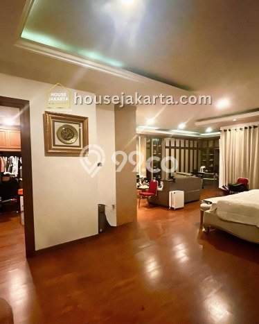 Rumah Elit Modern Siap Huni di Pondok Indah Jakarta Selatan Rumah Elit Modern Siap Huni di Pondok Indah Jakarta Selatan