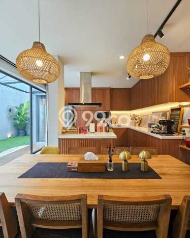 Rumah Luxury Modern Tanpa Renovasi di Veteran Jakarta Selatan Rumah Luxury Modern Tanpa Renovasi di Veteran Jakarta Selatan