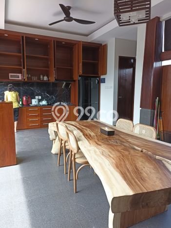 Vila Kawasan , Area 220m2m², Lingkungan Asri Vila Kawasan , Area 220m2m², Lingkungan Asri