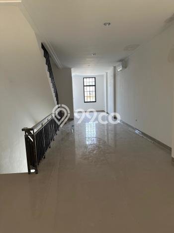 Ruko Disewakan Kawasan Pantai Indah Kapuk 2, Luas 270m², Lokasi Premium, Siap Operasi Ruko Disewakan Kawasan Pantai Indah Kapuk 2, Luas 270m², Lokasi Premium, Siap Operasi