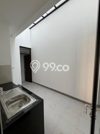 Disewakan! Rumah 4 Kamar Tidur &
3 Kamar Mandi di Pantai Indah Kapuk 2, Jakarta Utara Disewakan! Rumah 4 Kamar Tidur &
3 Kamar Mandi di Pantai Indah Kapuk 2, Jakarta Utara