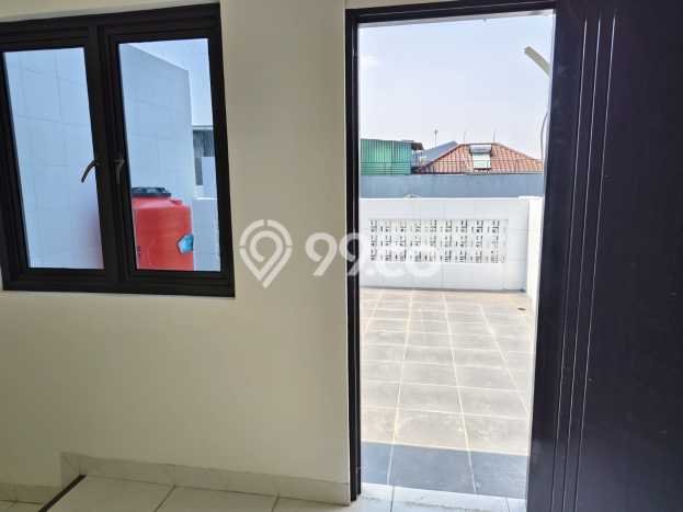 Rumah Modern Cantik 5 KT Siap Huni di Kelapa Gading Rumah Modern Cantik 5 KT Siap Huni di Kelapa Gading