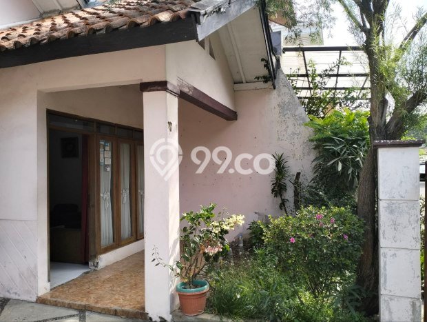 Kesempatan Investasi Rumah Terawat di Kawasan BKR, Bandung Kesempatan Investasi Rumah Terawat di Kawasan BKR, Bandung