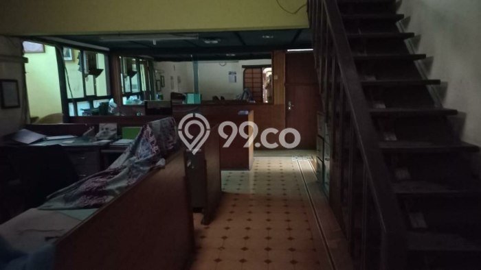Rumah Mewah LB 400m2 Siap Huni Desain Elegan di Burangrang, Bandung Rumah Mewah LB 400m2 Siap Huni Desain Elegan di Burangrang, Bandung