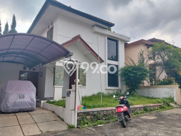 Rumah Nyaman di Cigadung, Bandung, Luas 176m² LB 132m² Rumah Nyaman di Cigadung, Bandung, Luas 176m² LB 132m²