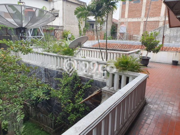 HARGA SPECIAL! Rumah Strategis lokasi Tubagus Ismail, LT 527m² Bangunan 375m² HARGA SPECIAL! Rumah Strategis lokasi Tubagus Ismail, LT 527m² Bangunan 375m²