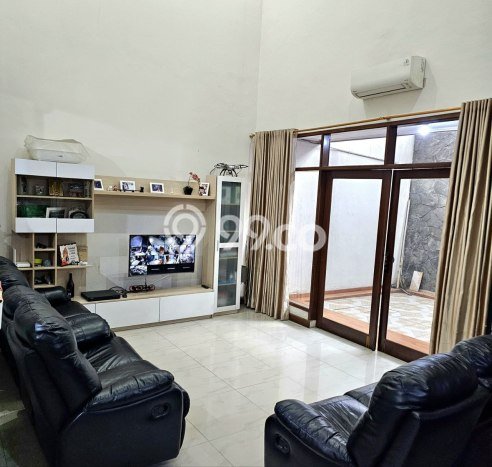 Rumah Modern 3 KT LT 189m2 di Taman Holis Indah Rumah Modern 3 KT LT 189m2 di Taman Holis Indah