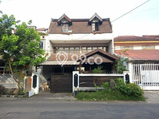 Rumah Exclusive 7 KT 3 KM di Kawasan Asri Antapani, Bandung Rumah Exclusive 7 KT 3 KM di Kawasan Asri Antapani, Bandung