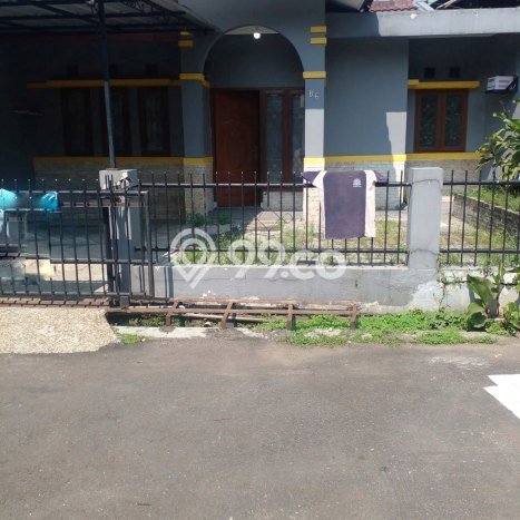 Rumah di Antapani, Luas 226m2m², LB 48m2m² Rumah di Antapani, Luas 226m2m², LB 48m2m²