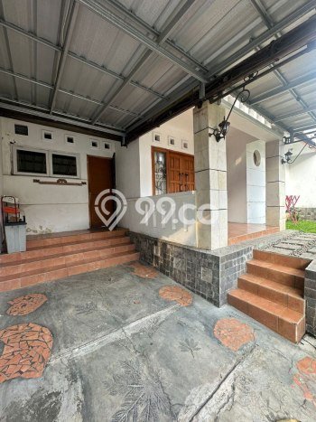 For Sale Hunian Rumah Nyaman 4 Kamar di Setiabudi, Bandung For Sale Hunian Rumah Nyaman 4 Kamar di Setiabudi, Bandung