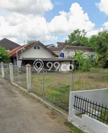 Lahan Dijual Lokasi Strategis di Sleman dengan Luas 306m2 Lahan Dijual Lokasi Strategis di Sleman dengan Luas 306m2