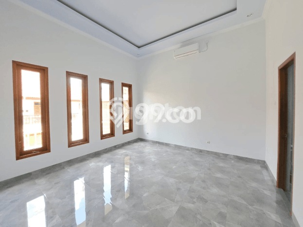 HARGA SPECIAL! Rumah Strategis di Gondokusuman, LT 286m² Bangunan 200m² HARGA SPECIAL! Rumah Strategis di Gondokusuman, LT 286m² Bangunan 200m²