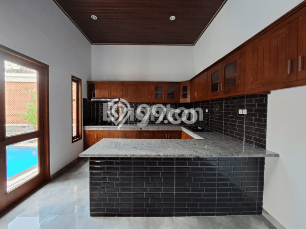 HARGA SPECIAL! Rumah Strategis di Gondokusuman, LT 286m² Bangunan 200m² HARGA SPECIAL! Rumah Strategis di Gondokusuman, LT 286m² Bangunan 200m²