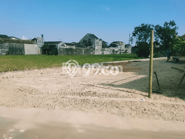 Tanah Kosong Dijual di Sleman dengan Area 300m2 Tanah Kosong Dijual di Sleman dengan Area 300m2