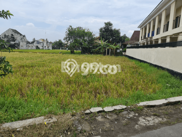 Tanah Kosong Dijual di Sleman dengan Area 300m2 Tanah Kosong Dijual di Sleman dengan Area 300m2