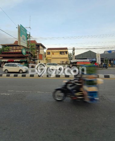 Unit Komersial Paling Strategis di Mlati Sleman dengan LB 800m2 Unit Komersial Paling Strategis di Mlati Sleman dengan LB 800m2
