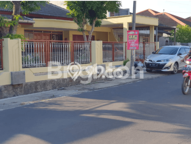 HOT DEAL! Rumah area Kasihan, 5 KM, Area Strategis, Luas 350m² Bangunan 200m² HOT DEAL! Rumah area Kasihan, 5 KM, Area Strategis, Luas 350m² Bangunan 200m²
