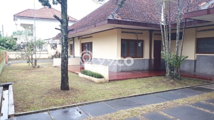 Hunian Mewah LB 282m2 Siap Pakai Desain Elegan di Condong Catur, Sleman Hunian Mewah LB 282m2 Siap Pakai Desain Elegan di Condong Catur, Sleman
