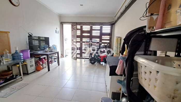 Hunian Mewah LB 230m2 Siap Pakai Desain Elegan di Bintaro, Jakarta Selatan Hunian Mewah LB 230m2 Siap Pakai Desain Elegan di Bintaro, Jakarta Selatan