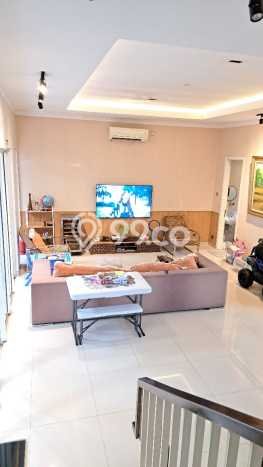 Hunian Mewah LB 230m2 Siap Pakai Desain Elegan di Bintaro, Jakarta Selatan Hunian Mewah LB 230m2 Siap Pakai Desain Elegan di Bintaro, Jakarta Selatan