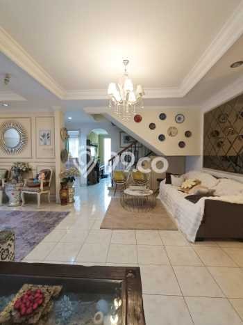 Jual Rumah 4 KT di Sektor 3 - Bintaro, Jakarta Selatan - LT 308m² Jual Rumah 4 KT di Sektor 3 - Bintaro, Jakarta Selatan - LT 308m²