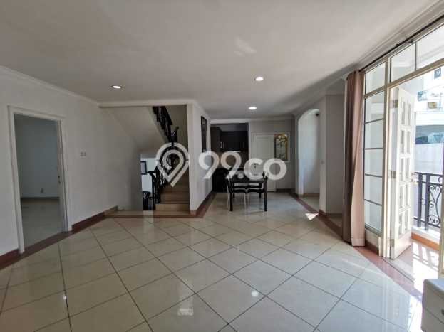 SEGERA MILIKI! Rumah area Pantai Indah Kapuk, Jakarta Utara, LT 180m² LB 280m² SEGERA MILIKI! Rumah area Pantai Indah Kapuk, Jakarta Utara, LT 180m² LB 280m²